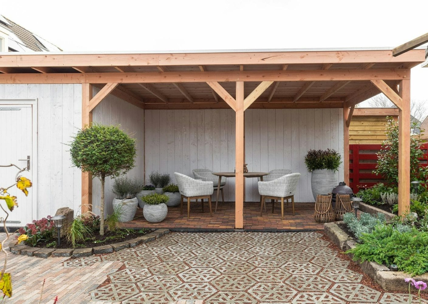 Project Limmen: Douglas buitenverblijf wit tuin inspiratie