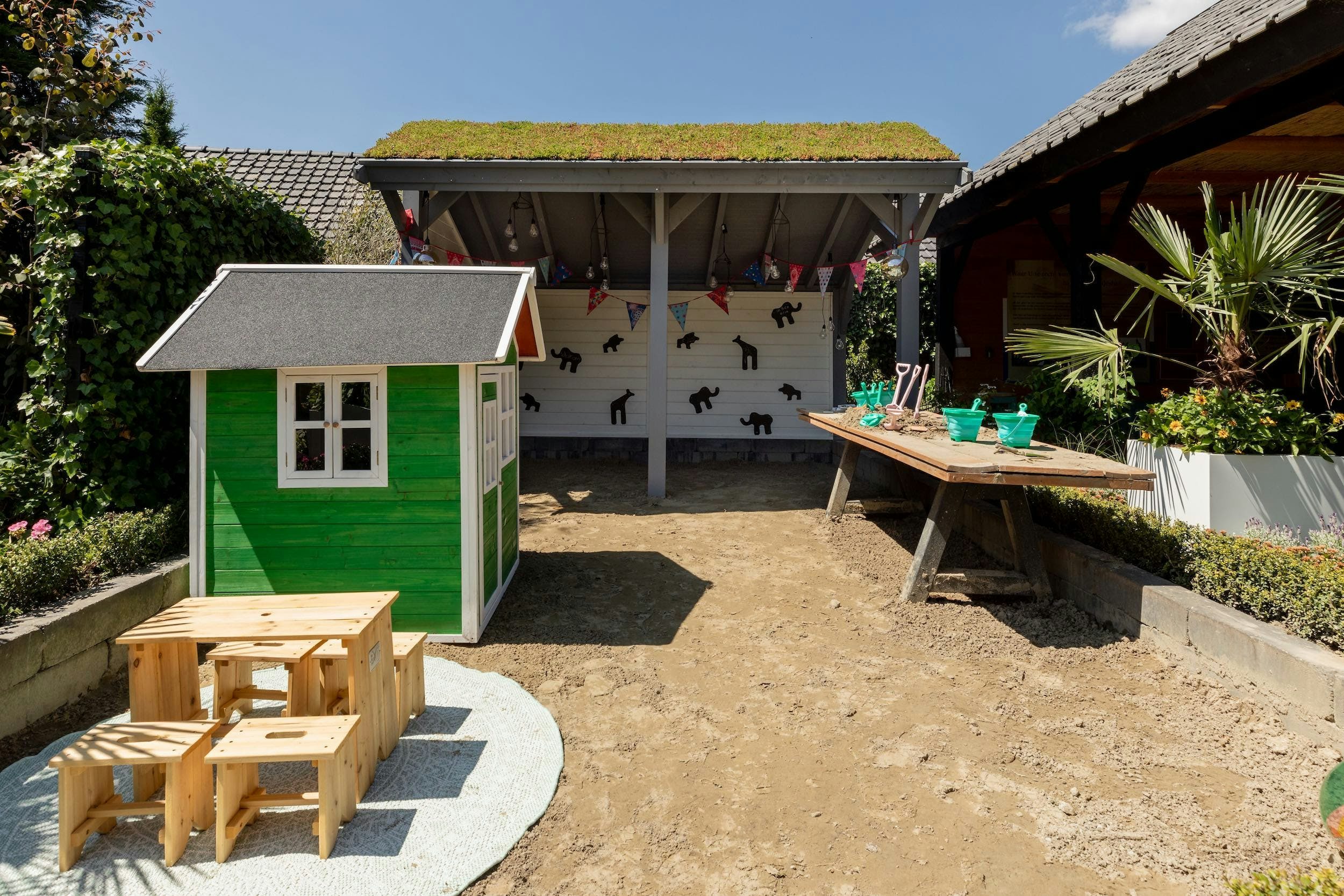 Kapschuur Premium â douglas beeldentuin in Garderen