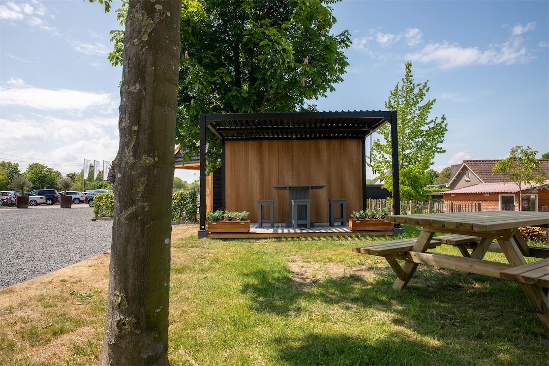 Experience Center overkapping picknicktafel