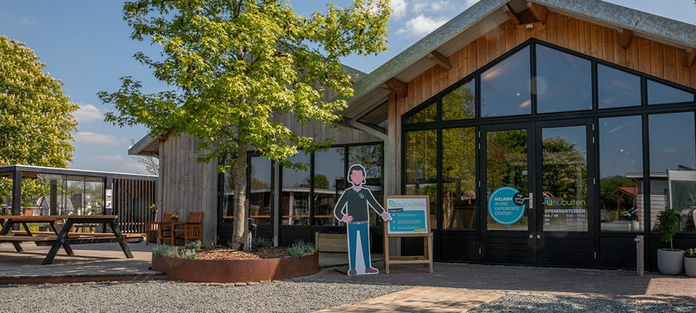 NuBuiten_02-05-2022_JB-22 – klein NuBuiten experience center boom hout