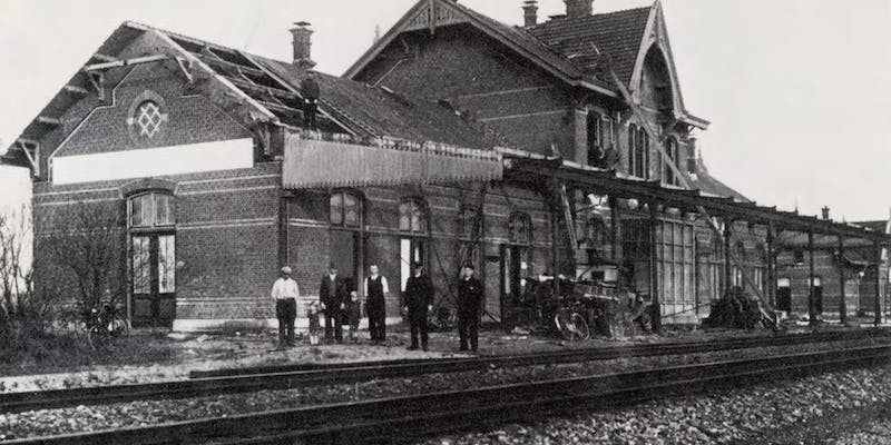 Oude station Oude station