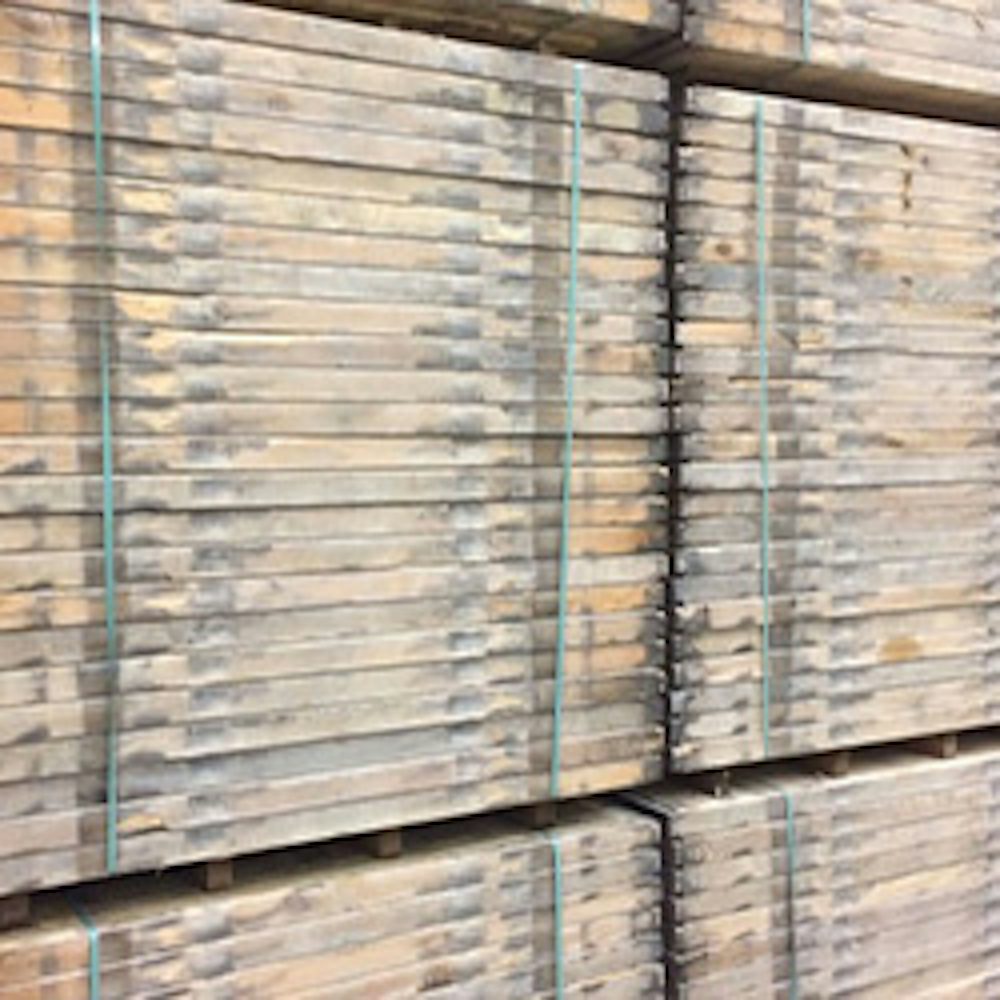 grote voorraad steenschotten vuren naaldhout