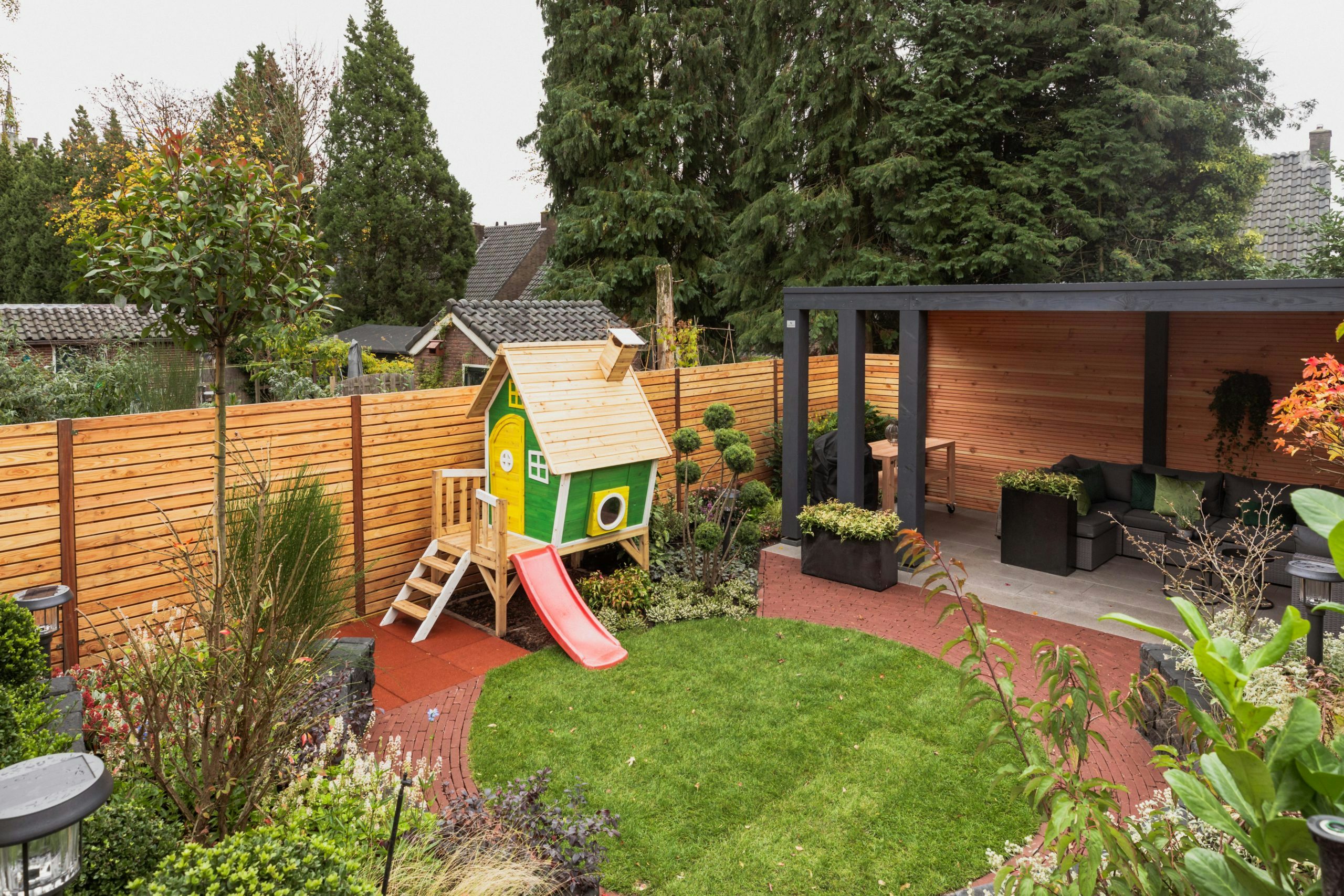 westwood overkapping modern in grote tuinverbouwing project