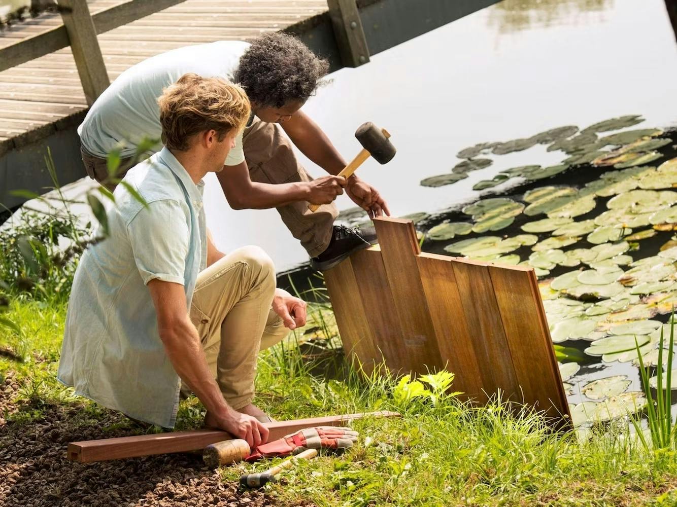 Montageadvies-Hoe-plaats-je-een-beschoeiing-of-damwand